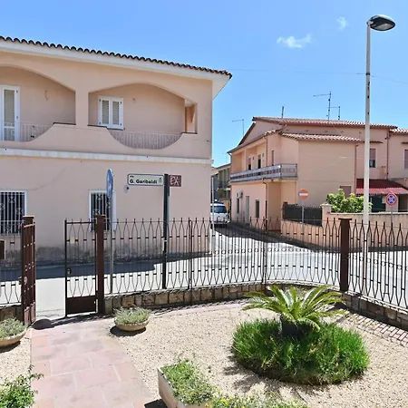 Διαμέρισμα Izzhome Bihappy