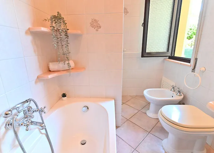 Izzhome Bihappy Apartment *