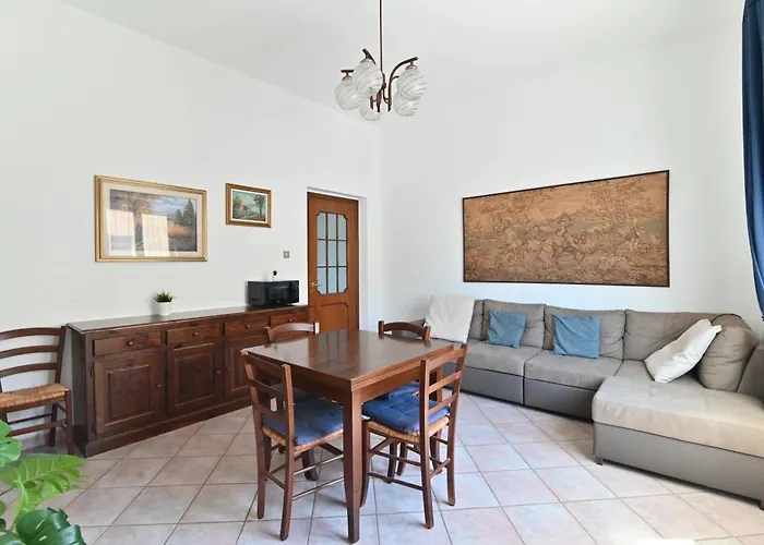 Izzhome Bihappy Apartment